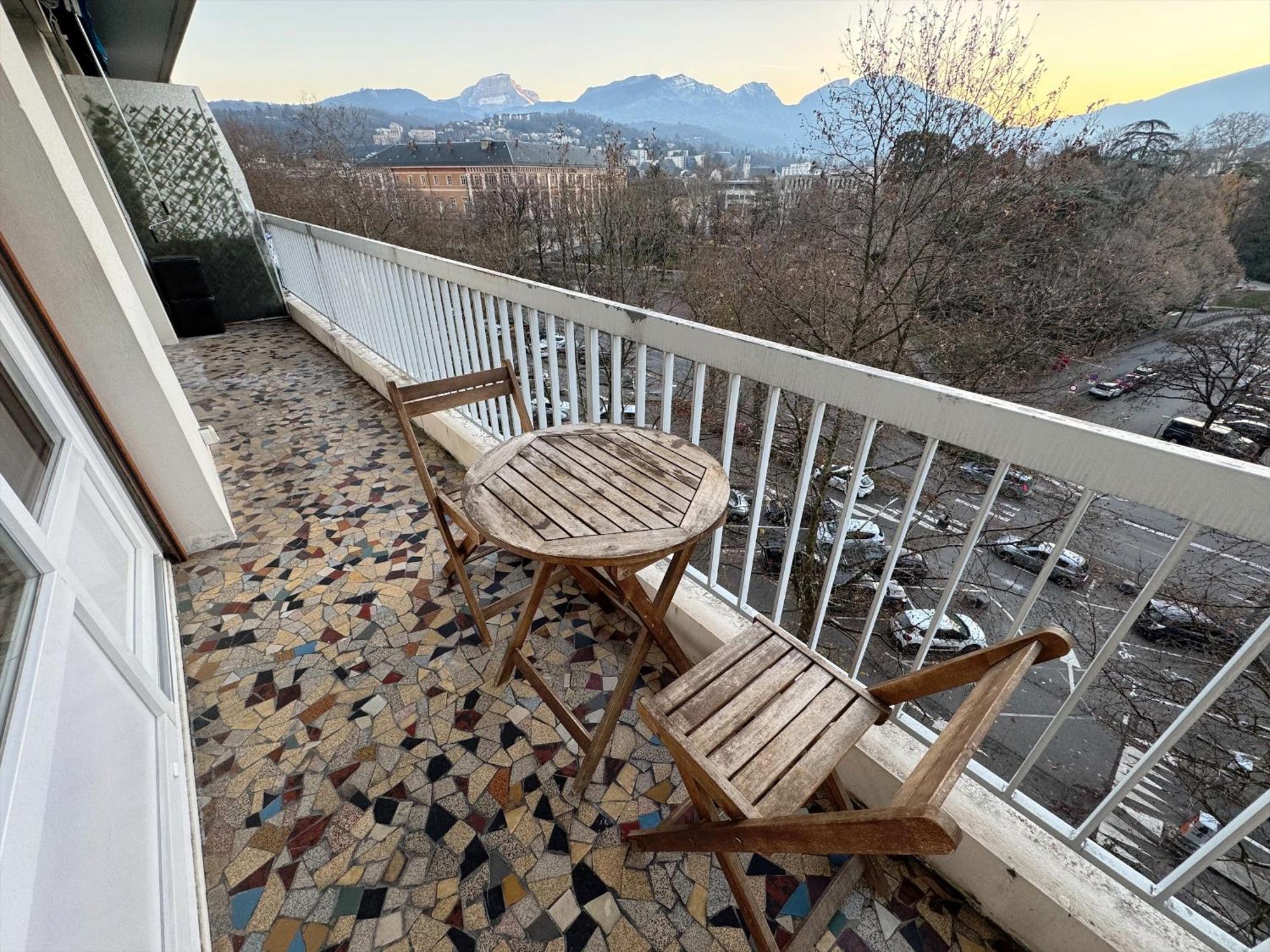 Logement Autour De Moi * * * * * Chambery Exterior photo